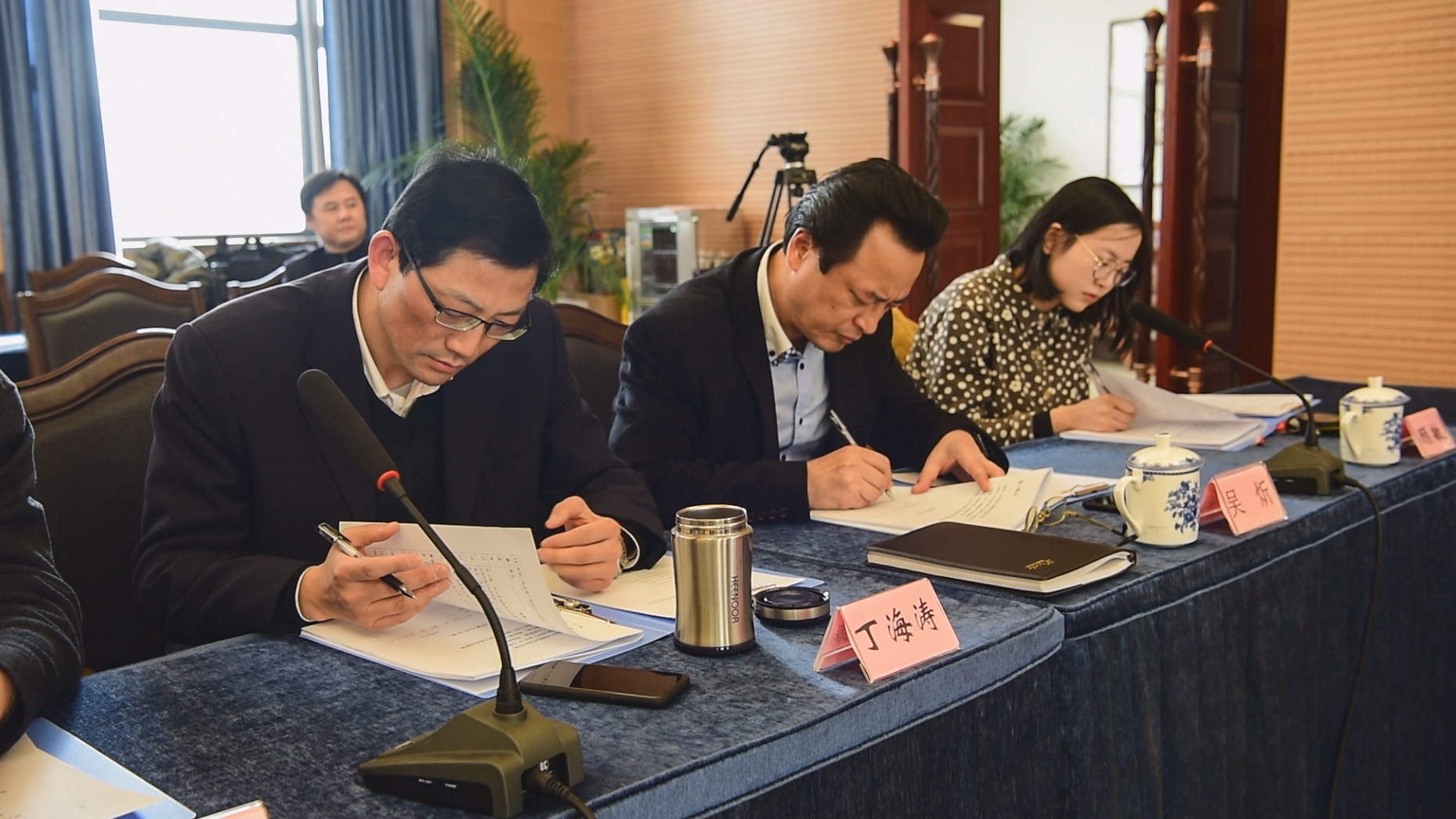 ag尊龙凯时
2017年度保障民生十大典型案件评选活动现场